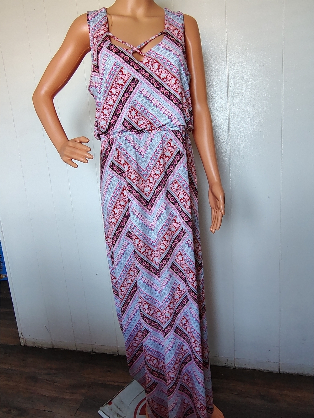Trixxi Sleeveless Pink and Maroon Patterned Maxi Dress Size L